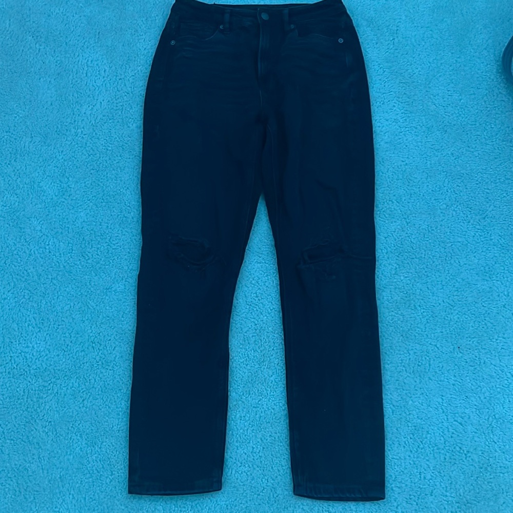 Black Ripped Boyfriend / Mom Jeans